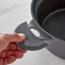 Lot Faitout Dur Comme La Pierre 24 Cm Et 2 Maniques En Silicone -de Buyer Soldes Magasin 111083 3 1 Lot faitout Dur comme la pierre 24 cm et 2 maniques en silicone Mathon