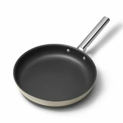 Smeg Poêle Aluminium Antiadhésive 30 Cm Crème Mat 9 Smeg Poêle Aluminium Antiadhésive 30 Cm Crème Mat -de Buyer Soldes Magasin 131023 3 1 Poele aluminium antiadhesive 30 cm creme mat Smeg