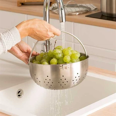 Faitout Inox 24 Cm Avec Panier Passoire Rotatif Et Couvercle En Verre 6,7 L 5 Faitout Inox 24 Cm Avec Panier Passoire Rotatif Et Couvercle En Verre 6,7 L – Image 3