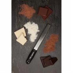 Microplane Râpe Zesteur Premium Classic Noire 9 Microplane Râpe Zesteur Premium Classic Noire -de Buyer Soldes Magasin 47071 2 1 Rape zesteur Premium Classic noire Microplane