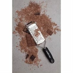 Microplane Râpe à Fromage Double Tranchant Gourmet Noir 9 Microplane Râpe à Fromage Double Tranchant Gourmet Noir -de Buyer Soldes Magasin 478013 2 1 Rape a fromage double tranchant Gourmet noir Microplane