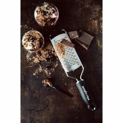 Microplane Râpe à Fromage Double Tranchant Gourmet Noir 11 Microplane Râpe à Fromage Double Tranchant Gourmet Noir -de Buyer Soldes Magasin 478013 4 1 Rape a fromage double tranchant Gourmet noir Microplane