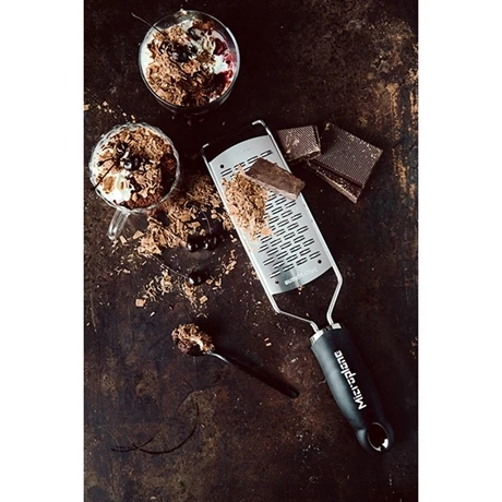 Microplane Râpe à Fromage Double Tranchant Gourmet Noir 7 Microplane Râpe à Fromage Double Tranchant Gourmet Noir – Image 5