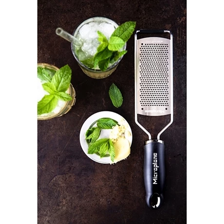 Microplane Râpe à Fromage Fine Gourmet Noire 6 Microplane Râpe à Fromage Fine Gourmet Noire – Image 4