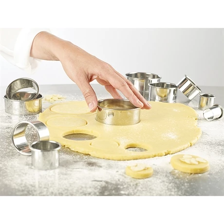 Boîte De 14 Découpoirs Ronds Lisses En Inox 2 à 11 Cm 3 Boîte De 14 Découpoirs Ronds Lisses En Inox 2 à 11 Cm