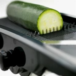 Lot Mandoline V 5 Lames Et Gant Contre Les Coupures -de Buyer Soldes Magasin 609104 2 4 Lot mandoline V 5 lames et gant contre les coupures Mathon