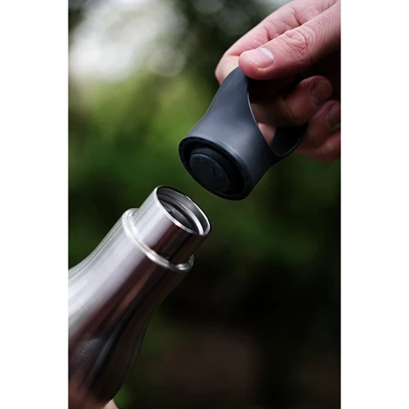 Joseph Joseph Bouteille Isotherme Isolée Sous Vide Loop 500 Ml Inox Brossé 7 Joseph Joseph Bouteille Isotherme Isolée Sous Vide Loop 500 Ml Inox Brossé – Image 5