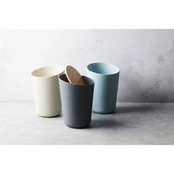 Poubelle Fibre Bambou Gris Avec Couvercle 14,4 X 20,6 Cm -de Buyer Soldes Magasin 690006 1 1 Poubelle fibre bambou gris avec couvercle 14 4 x 20 6 cm Point Virgule