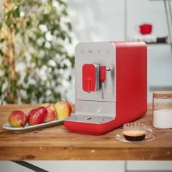 Smeg Machine à Café Avec Broyeur Et Buse Vapeur 1350 W BCC02RDMEU Rouge -de Buyer Soldes Magasin 700071 2 1 Machine a cafe avec broyeur et buse vapeur 1350 W BCC02RDMEU rouge Smeg
