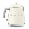 Smeg Mini Bouilloire 0,8 L 1400 W KLF05CREU Crème 2 Smeg Mini Bouilloire 0,8 L 1400 W KLF05CREU Crème -de Buyer Soldes Magasin 702032 0 1 Mini bouilloire 0 8 L 1400 W KLF05CREU creme Smeg