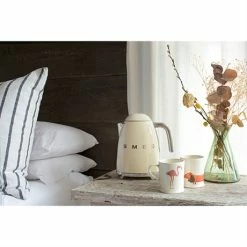 Smeg Bouilloire Crème 1,7 L 2400 W KLF03CREU 10 Smeg Bouilloire Crème 1,7 L 2400 W KLF03CREU -de Buyer Soldes Magasin 702065 3 1 Bouilloire creme 1 7 L 2400 W KLF03CREU Smeg